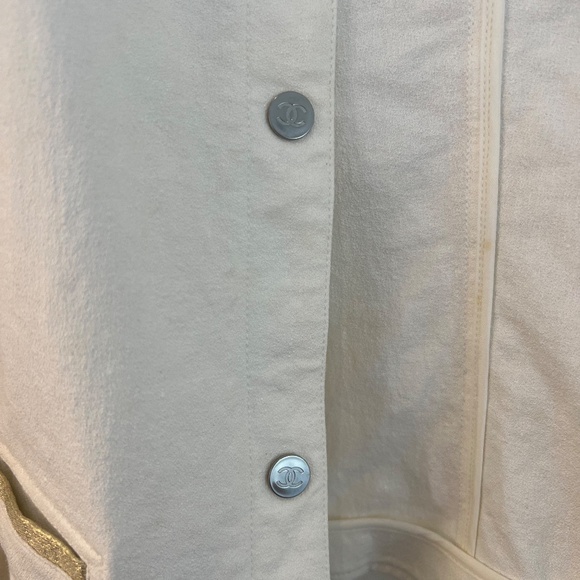 CHANEL Boutique, Bomber Jacket in White Linen and Gold Lurex, Size 38 - Picture 6 of 13